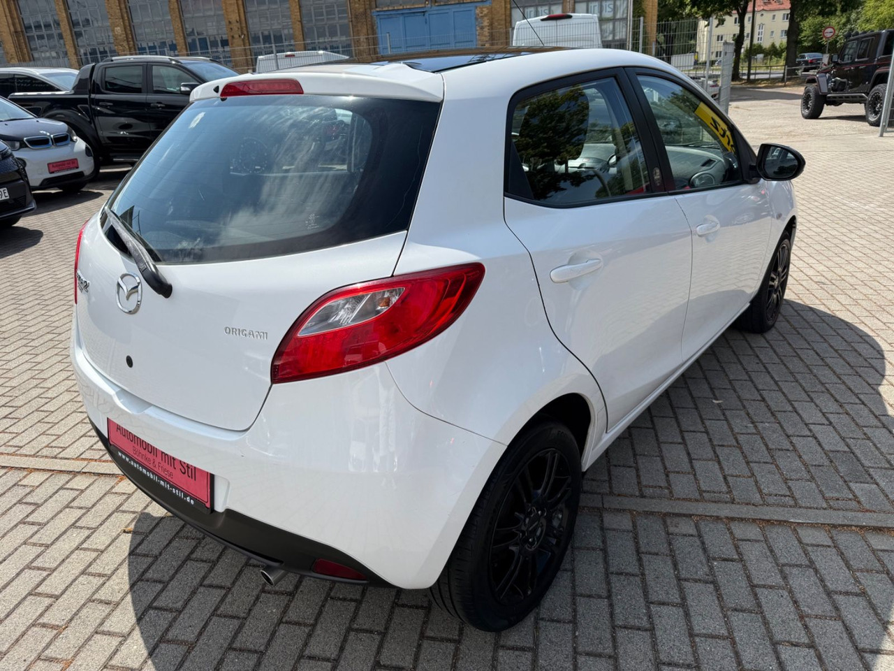 Mazda 2 Lim. 1.3 Origami 5 TÜER KLIMA SHZ TÜV NEU - PKW: das Bild 4 Mazda 2 Lim. 1.3 Origami 5 TÜER KLIMA SHZ TÜV NEU - PKW: das Bild 4