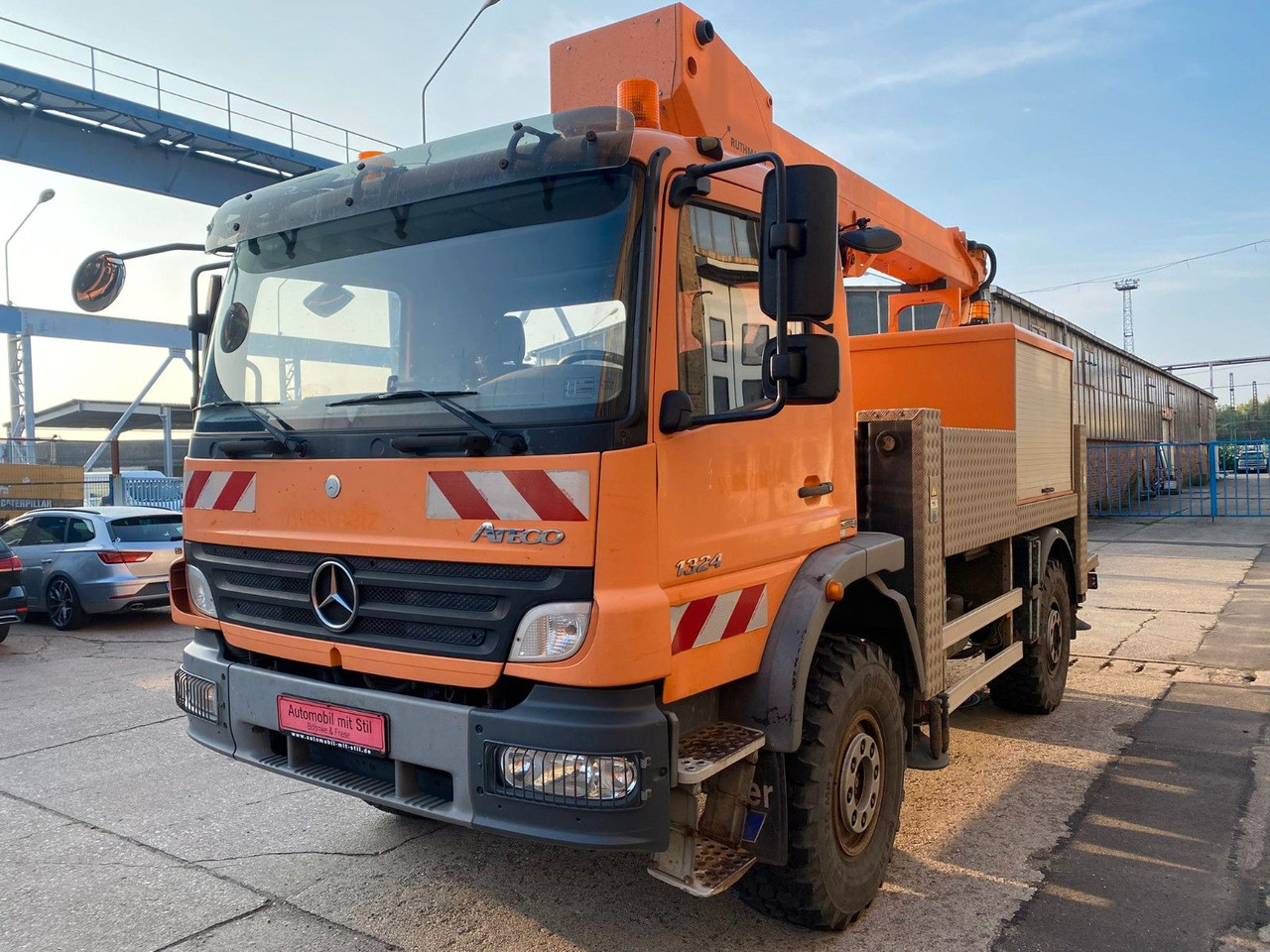 Mercedes-Benz ATEGO 4X4 1324 Hub Steiger Ruthmann T220 - LKW mit Arbeitsbühne: das Bild 4 Mercedes-Benz ATEGO 4X4 1324 Hub Steiger Ruthmann T220 - LKW mit Arbeitsbühne: das Bild 4