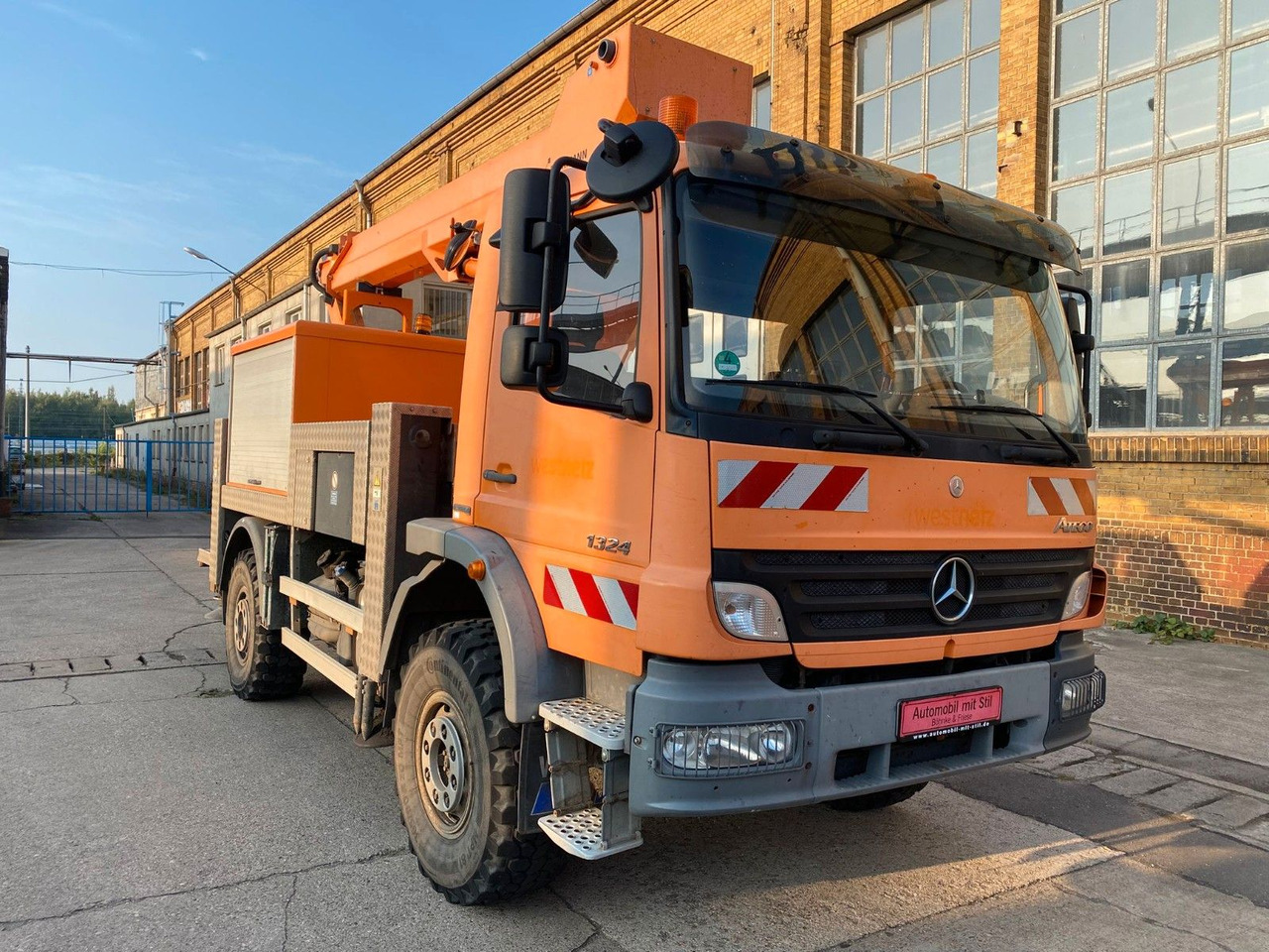 Mercedes-Benz ATEGO 4X4 1324 Hub Steiger Ruthmann T220 - LKW mit Arbeitsbühne: das Bild 2 Mercedes-Benz ATEGO 4X4 1324 Hub Steiger Ruthmann T220 - LKW mit Arbeitsbühne: das Bild 2