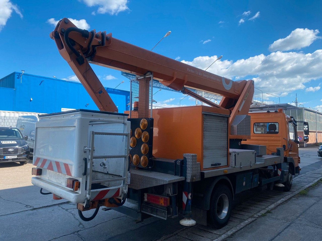 Mercedes-Benz ATEGO WUMAG ELEVANT WT230 23m TÜV - LKW mit Arbeitsbühne: das Bild 4 Mercedes-Benz ATEGO WUMAG ELEVANT WT230 23m TÜV - LKW mit Arbeitsbühne: das Bild 4