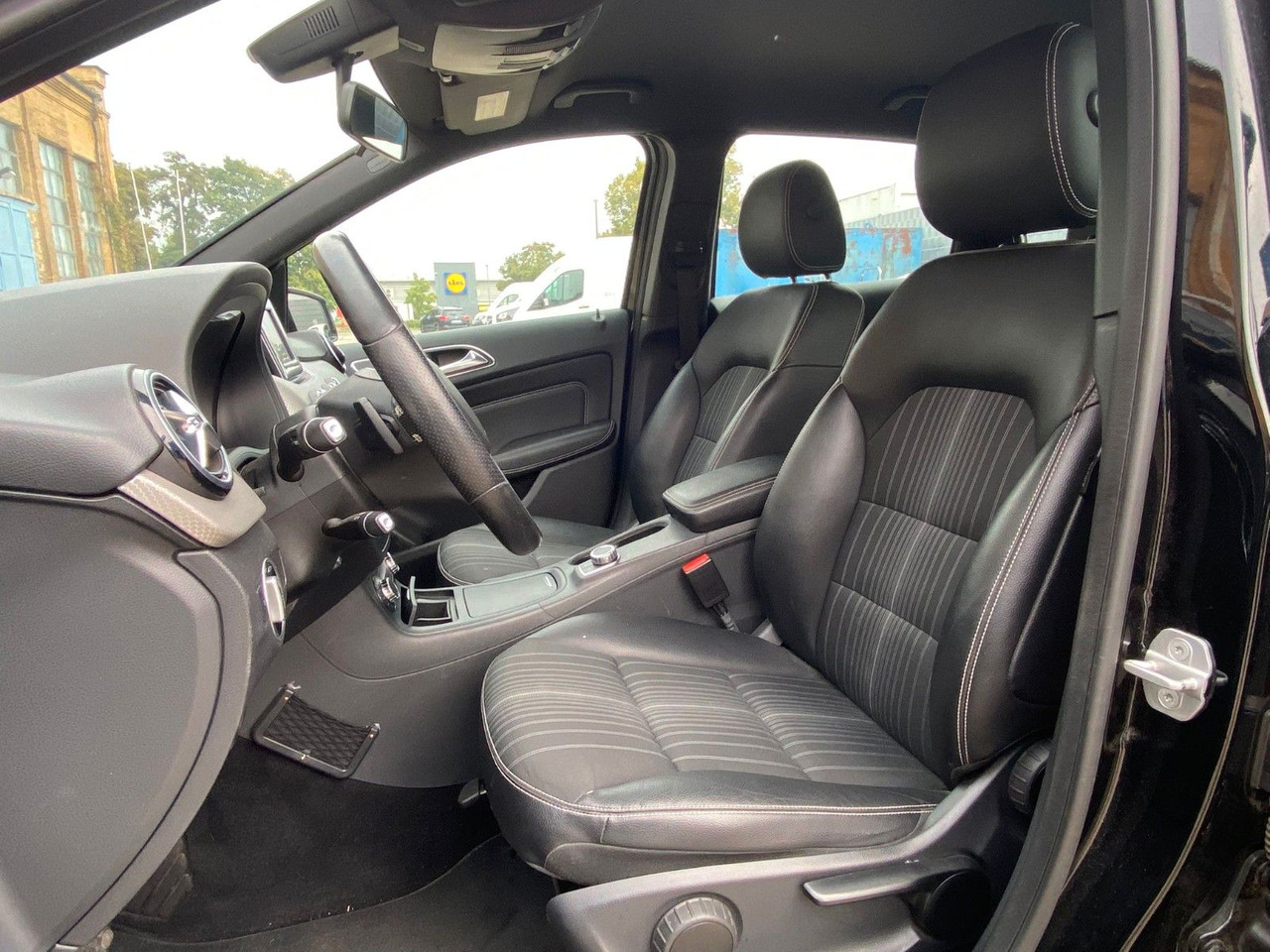Limousine Mercedes-Benz B 180 B -Klasse B 180 Autom. Xenon Navi: das Bild 8