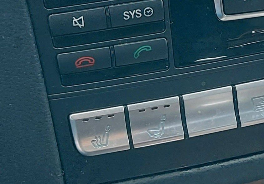 Mercedes-Benz CLS 350 CDI BE Xenon Leder Navi Sitzbelüftung - Limousine: das Bild 4 Mercedes-Benz CLS 350 CDI BE Xenon Leder Navi Sitzbelüftung - Limousine: das Bild 4