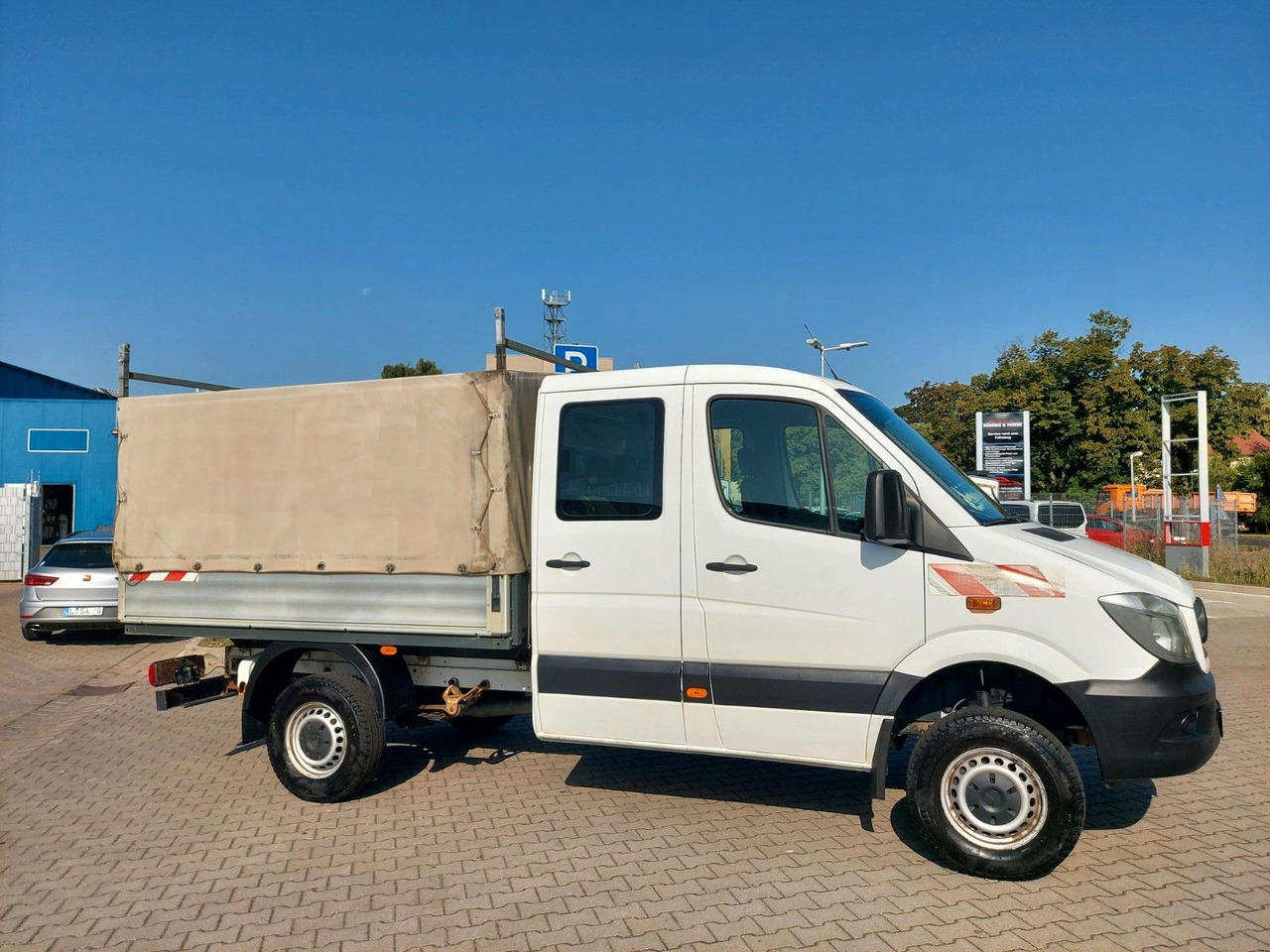 Mercedes-Benz Sprinter II Pritsche DoKa 316 4X4 6Sitze Klima - Planen Transporter, Transporter mit Doppelkabine: das Bild 5 Mercedes-Benz Sprinter II Pritsche DoKa 316 4X4 6Sitze Klima - Planen Transporter, Transporter mit Doppelkabine: das Bild 5