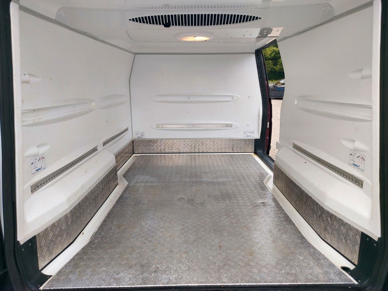 Mercedes-Benz Vito 116 CDI Lang Kühler Cooler KERSTNER 220V - Kühltransporter: das Bild 3 Mercedes-Benz Vito 116 CDI Lang Kühler Cooler KERSTNER 220V - Kühltransporter: das Bild 3
