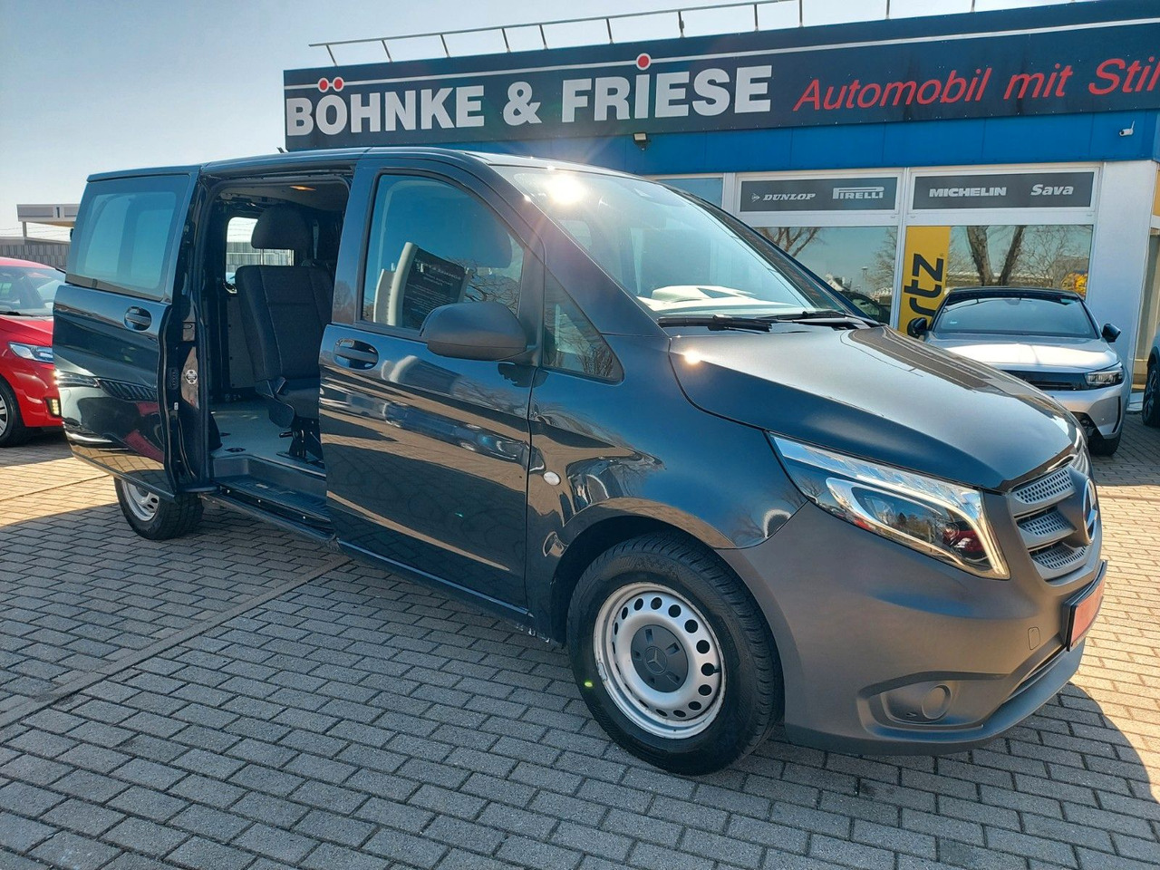 Mercedes-Benz Vito Mixto 116CDI Lang Autom. LED 6 SITZE KAMERA - Personentransporter: das Bild 1 Mercedes-Benz Vito Mixto 116CDI Lang Autom. LED 6 SITZE KAMERA - Personentransporter: das Bild 1