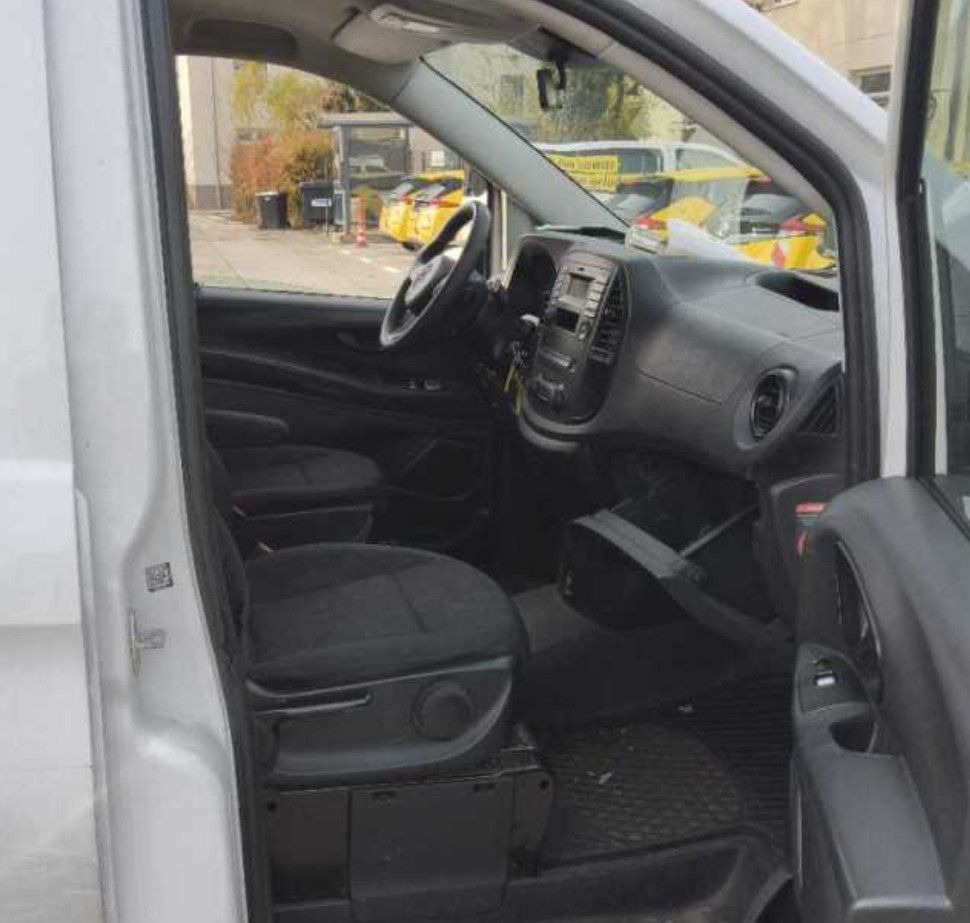 Mercedes-Benz Vito Tourer 114CDI Lang TOURER KLIMA 10 /26 TÜV - Personentransporter: das Bild 5 Mercedes-Benz Vito Tourer 114CDI Lang TOURER KLIMA 10 /26 TÜV - Personentransporter: das Bild 5