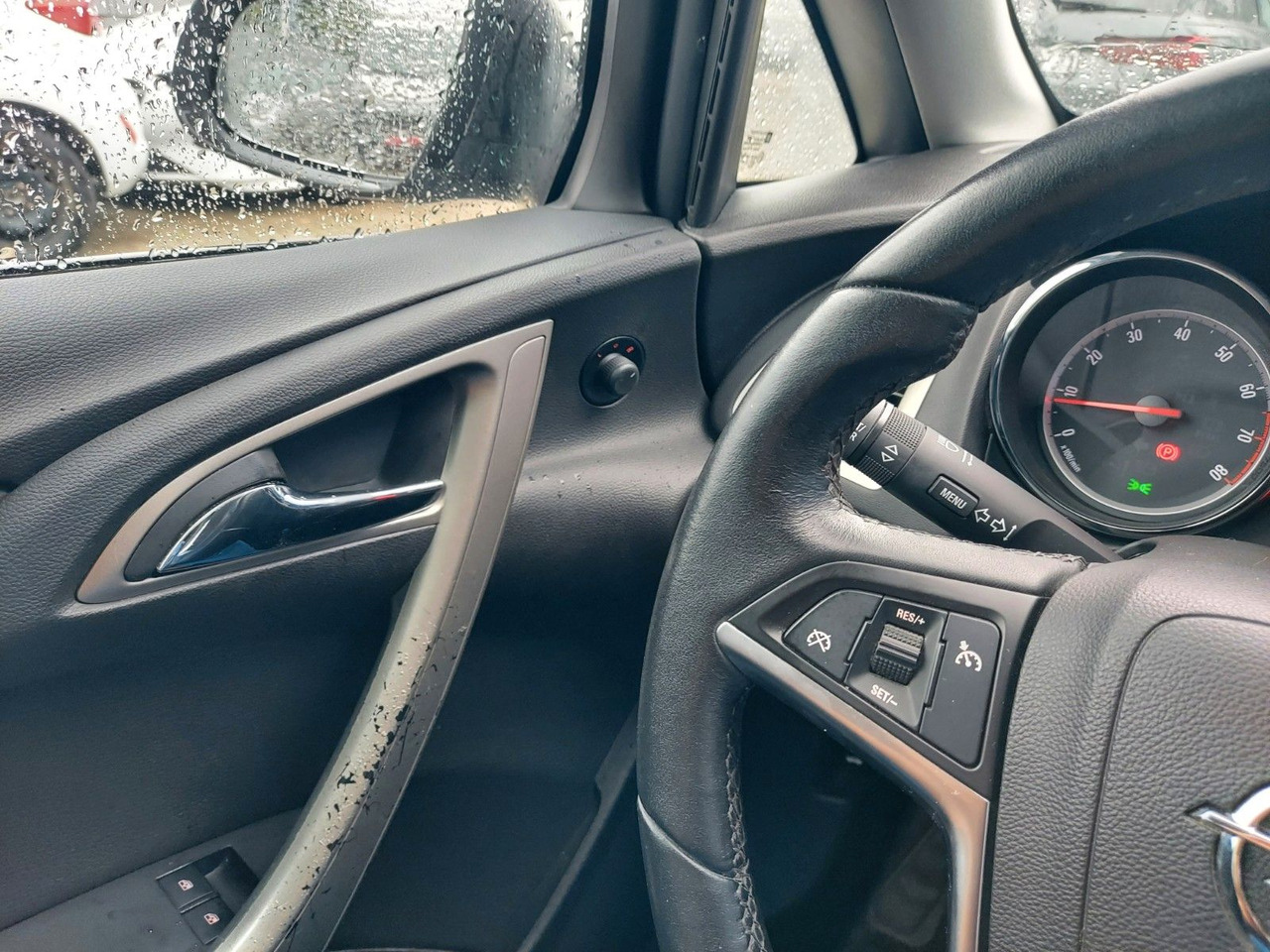 Opel Astra J Lim. 5-trg. 150 Jahre Opel Xenon Leder - Limousine: das Bild 4 Opel Astra J Lim. 5-trg. 150 Jahre Opel Xenon Leder - Limousine: das Bild 4