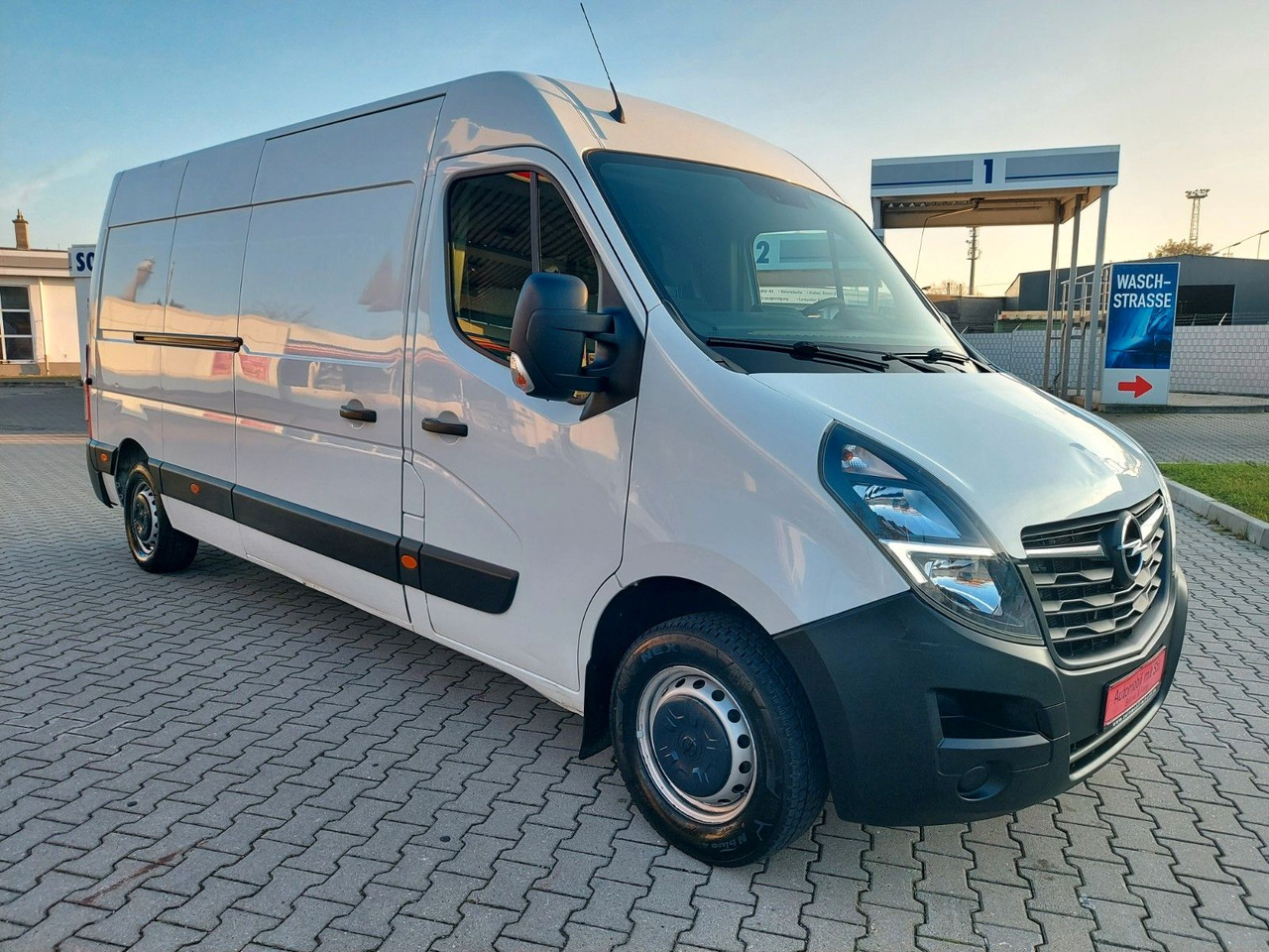 Opel Movano B Kasten Kombi HKa L3H2 3,5t - Personentransporter: das Bild 1 Opel Movano B Kasten Kombi HKa L3H2 3,5t - Personentransporter: das Bild 1