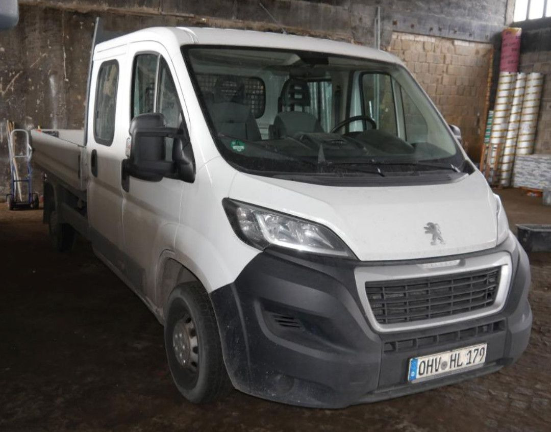 Peugeot Boxer Pritsche Doka. 335 L3 BlueHDi 130 Klima - Pritsche Transporter, Transporter mit Doppelkabine: das Bild 3 Peugeot Boxer Pritsche Doka. 335 L3 BlueHDi 130 Klima - Pritsche Transporter, Transporter mit Doppelkabine: das Bild 3