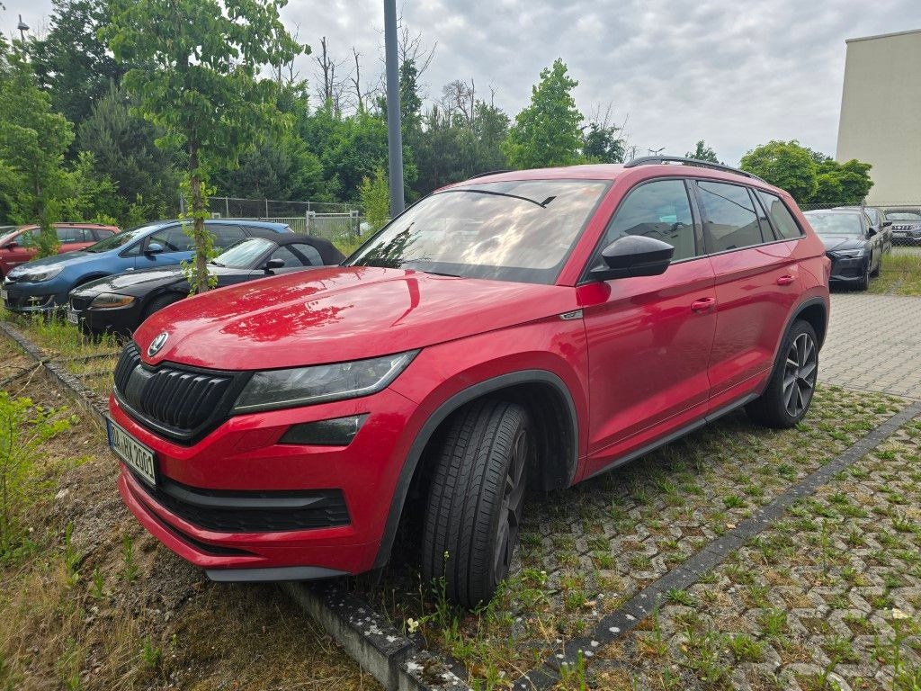 Skoda Kodiaq Sportline LED AUTOMATIK NAVI ALCANTARA - SUV/ Geländewagen: das Bild 1 Skoda Kodiaq Sportline LED AUTOMATIK NAVI ALCANTARA - SUV/ Geländewagen: das Bild 1