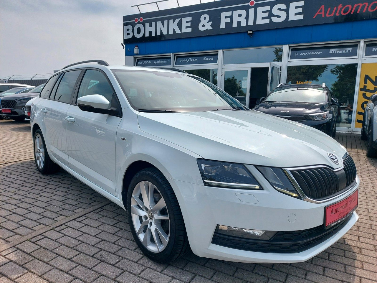 Skoda Octavia Combi Drive LED ACC Radar DAB 8xRad AHK - Kombi: das Bild 1 Skoda Octavia Combi Drive LED ACC Radar DAB 8xRad AHK - Kombi: das Bild 1