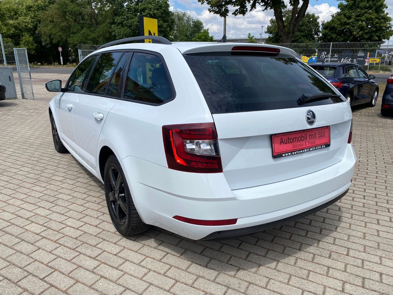 Skoda Octavia Combi Soleil DSG LED Radar ACC - Kombi: das Bild 4 Skoda Octavia Combi Soleil DSG LED Radar ACC - Kombi: das Bild 4