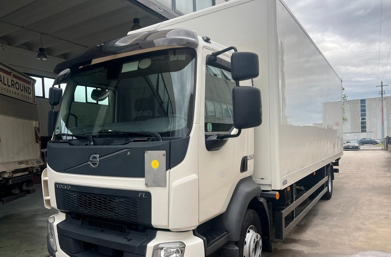 VOLVO FL 250 euro 6 sponda - Koffer LKW: das Bild 1 VOLVO FL 250 euro 6 sponda - Koffer LKW: das Bild 1