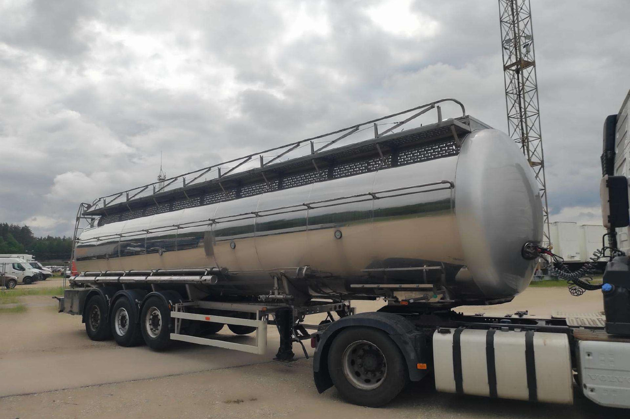 Farcinox - Tankauflieger: das Bild 2 Farcinox - Tankauflieger: das Bild 2