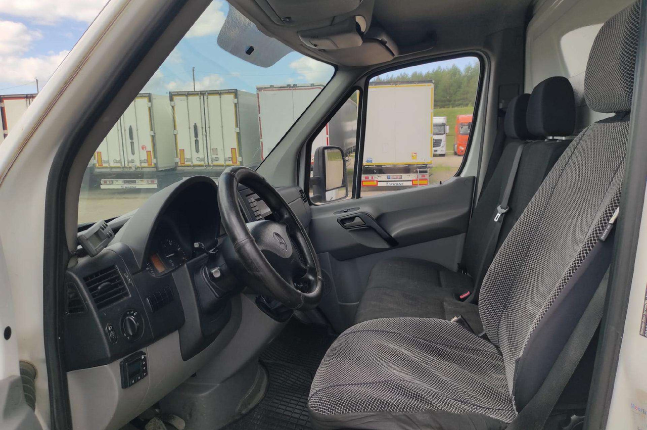 Kastenwagen Mercedes-Benz Sprinter: das Bild 7