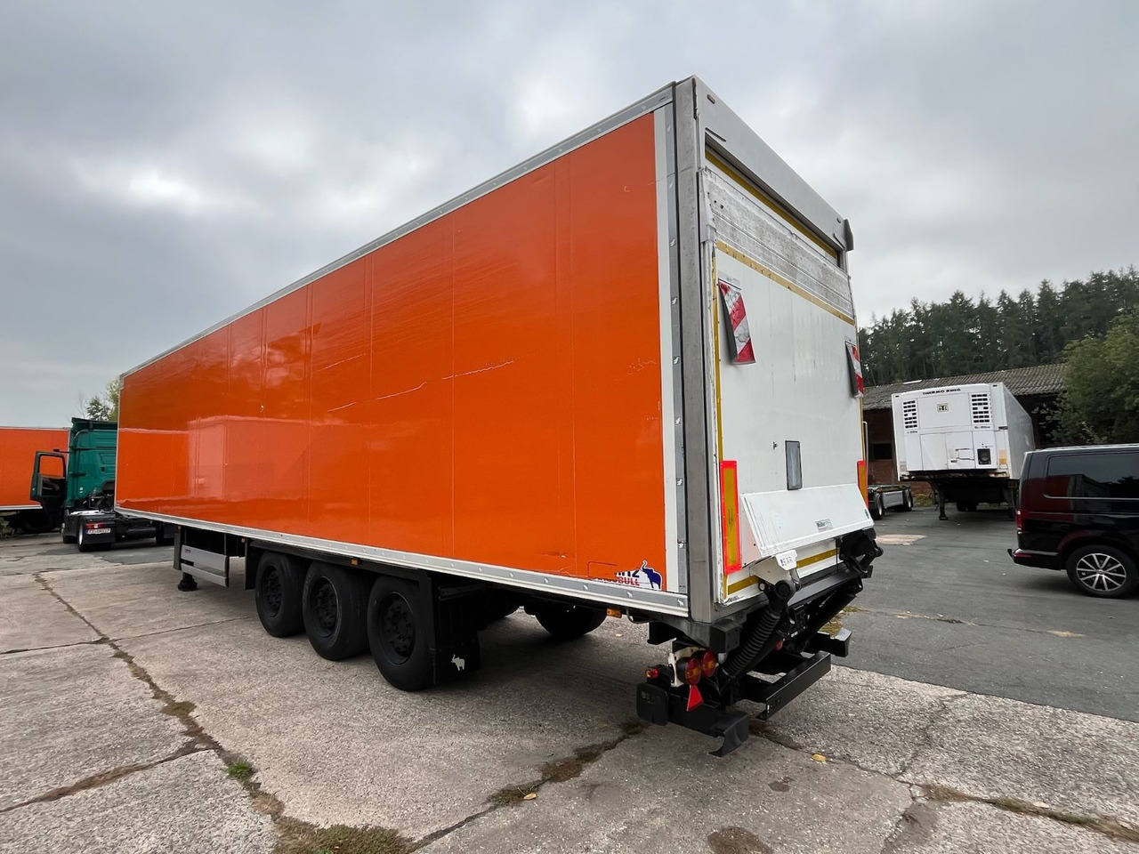 Schmitz Cargobull SCB*S3B/CARRIER/Vector1550/LBW/BÄR/2347h/13,4m - Koffer Auflieger: das Bild 4 Schmitz Cargobull SCB*S3B/CARRIER/Vector1550/LBW/BÄR/2347h/13,4m - Koffer Auflieger: das Bild 4
