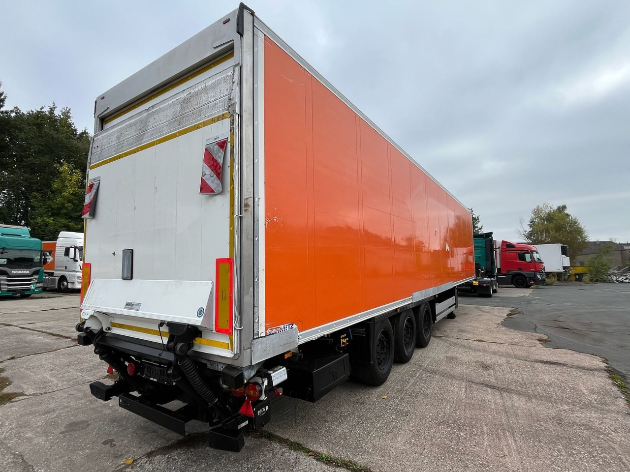 Schmitz Cargobull SCB*S3B/CARRIER/Vector1550/LBW/BÄR/2347h/13,4m - Koffer Auflieger: das Bild 5 Schmitz Cargobull SCB*S3B/CARRIER/Vector1550/LBW/BÄR/2347h/13,4m - Koffer Auflieger: das Bild 5