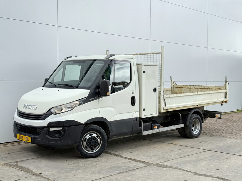 Iveco Daily 35C12 2.3 Kipper Dubbellucht 3.5t Trekhaak Airco Cruise Control Lucht geveerde stoel - Kipper Transporter: das Bild 2 Iveco Daily 35C12 2.3 Kipper Dubbellucht 3.5t Trekhaak Airco Cruise Control Lucht geveerde stoel - Kipper Transporter: das Bild 2