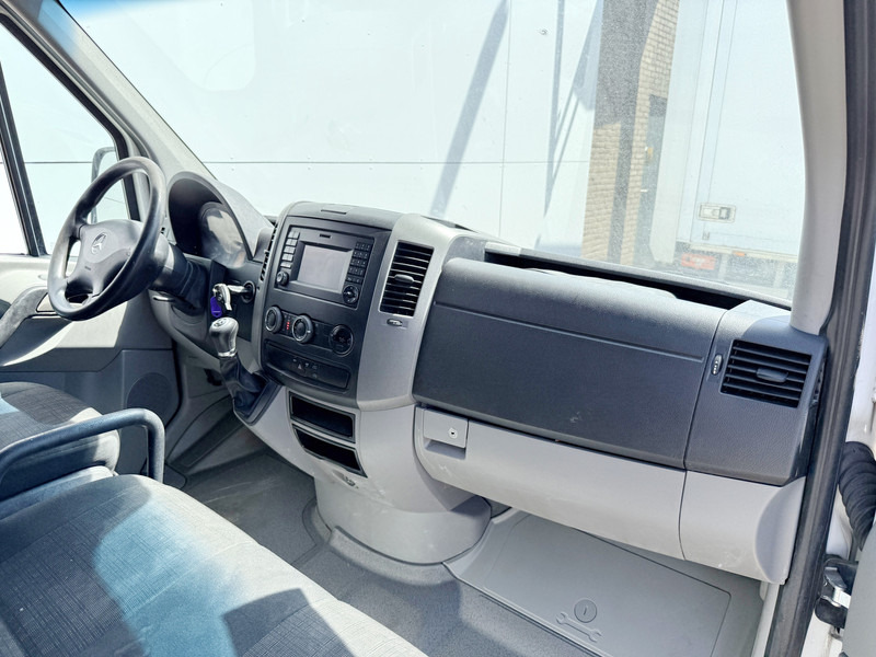Mercedes-Benz Sprinter 211 2.2 CDI Automaat L2H2 Climate Control Trekhaak Navigatie – Finanzierungsleasing Mercedes-Benz Sprinter 211 2.2 CDI Automaat L2H2 Climate Control Trekhaak Navigatie: das Bild 9