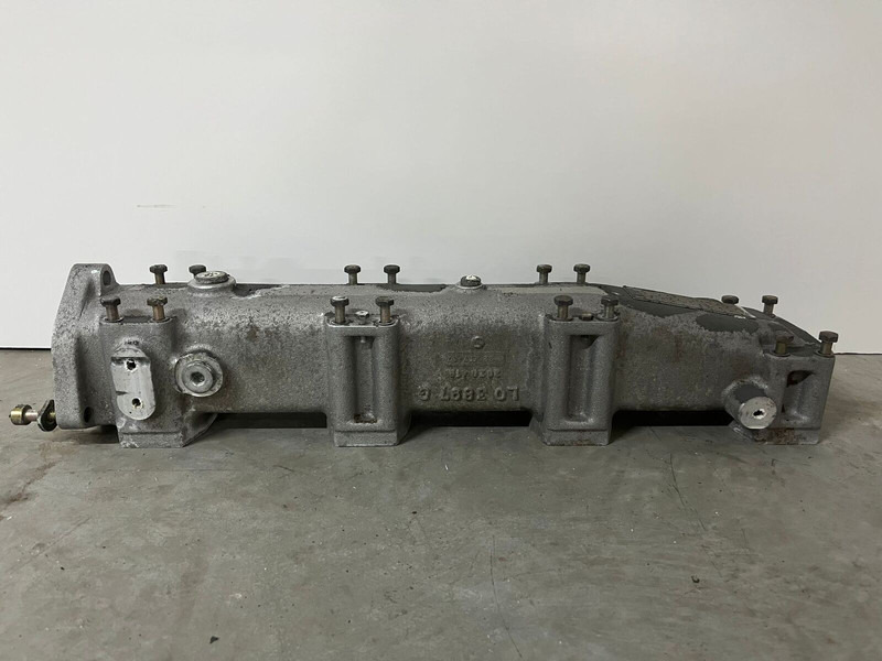 Liebherr A974 / P974 / R942 / R944 / R954 / R964 / R974 / R974B - A 974 / P 974 / R 942 / R 944 / R 954 / R 964 / R 974 / R 974B - Ansaugrohr: das Bild 3 Liebherr A974 / P974 / R942 / R944 / R954 / R964 / R974 / R974B - A 974 / P 974 / R 942 / R 944 / R 954 / R 964 / R 974 / R 974B - Ansaugrohr: das Bild 3