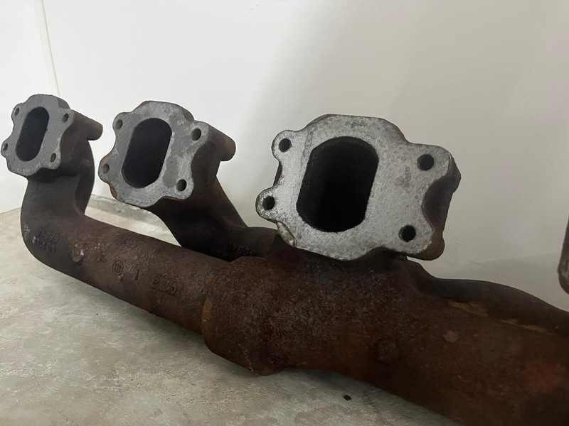 Liebherr A974 / P974 / R942 / R944 / R974 - A 974 / P 974 / R 942 / R 944 / R 974 - Motor und Teile: das Bild 3 Liebherr A974 / P974 / R942 / R944 / R974 - A 974 / P 974 / R 942 / R 944 / R 974 - Motor und Teile: das Bild 3