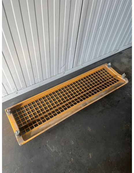 Liebherr R904 / A904C Li / A904 Li / A900C Li / A900C / R900C Li / R904C - Stoßstange: das Bild 2 Liebherr R904 / A904C Li / A904 Li / A900C Li / A900C / R900C Li / R904C - Stoßstange: das Bild 2