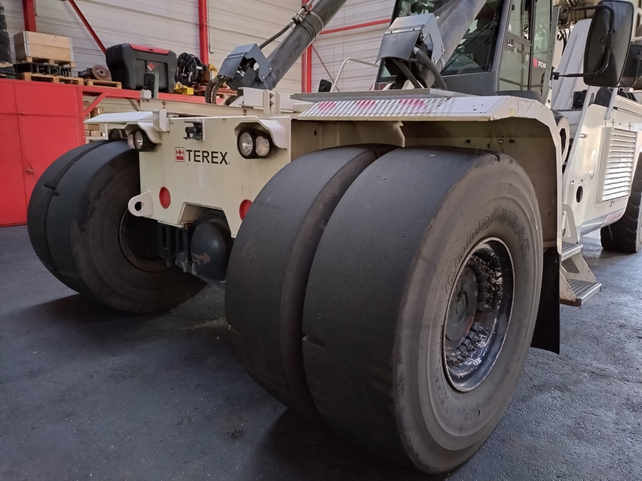 TEREX TFC 46M HC DRY - Reach stacker: das Bild 2 TEREX TFC 46M HC DRY - Reach stacker: das Bild 2
