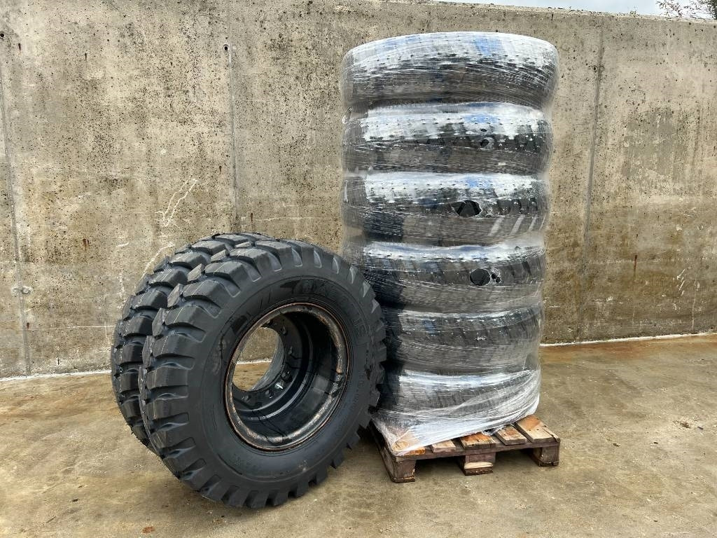 Kuhmo 1000 X 20 16PR tyres fitted on rim NEW - Reifen für Baumaschine: das Bild 1 Kuhmo 1000 X 20 16PR tyres fitted on rim NEW - Reifen für Baumaschine: das Bild 1