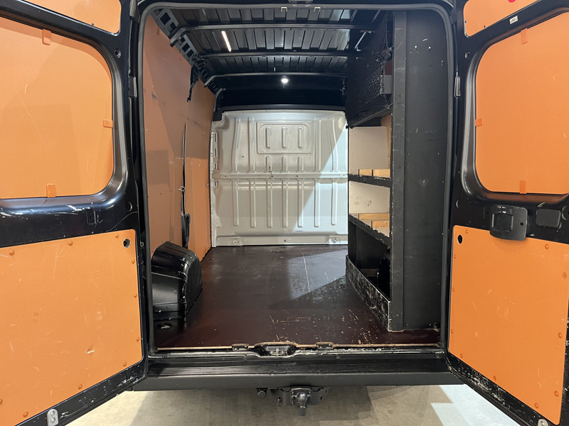 Fiat Ducato 2.3 MultiJet L2H2 120 PK / Euro 6 / Airco / Camera / Cruise Control / Trekhaak / Navigatie / 3-Zits / 72.600 KM !! - Kleintransporter: das Bild 5 Fiat Ducato 2.3 MultiJet L2H2 120 PK / Euro 6 / Airco / Camera / Cruise Control / Trekhaak / Navigatie / 3-Zits / 72.600 KM !! - Kleintransporter: das Bild 5