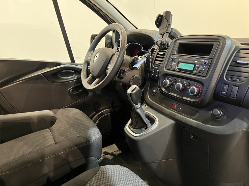 Renault Trafic 2.0 dCi L1H1 170 PK Automaat Servicebus / Sortimo Inrichting / Euro 6 / Airco / Cruise Control / Camera / Trekhaak / 3-Zits / BPM VRIJ !! - Kleintransporter: das Bild 3 Renault Trafic 2.0 dCi L1H1 170 PK Automaat Servicebus / Sortimo Inrichting / Euro 6 / Airco / Cruise Control / Camera / Trekhaak / 3-Zits / BPM VRIJ !! - Kleintransporter: das Bild 3