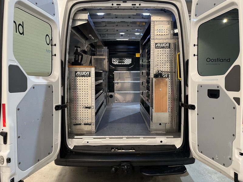 Volkswagen Crafter 35 2.0 TDI L3H3 140 PK RWD Servicebus / Aluca Inrichting / Euro 6 / Trekhaak 3000 KG / Airco / Camera / Navigatie / CarPlay - Kastenwagen: das Bild 4 Volkswagen Crafter 35 2.0 TDI L3H3 140 PK RWD Servicebus / Aluca Inrichting / Euro 6 / Trekhaak 3000 KG / Airco / Camera / Navigatie / CarPlay - Kastenwagen: das Bild 4