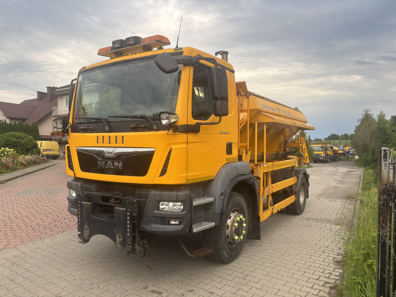 MAN TGM 18.250 4X4BB GRITTER/SPREADER/PLOUGH - Schneeräumfahrzeug: das Bild 1 MAN TGM 18.250 4X4BB GRITTER/SPREADER/PLOUGH - Schneeräumfahrzeug: das Bild 1