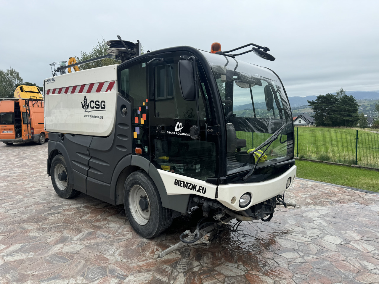 MATHIEU Grand Aquadyne 4000 water truck sprayer HP washer - Kehrmaschine: das Bild 1 MATHIEU Grand Aquadyne 4000 water truck sprayer HP washer - Kehrmaschine: das Bild 1