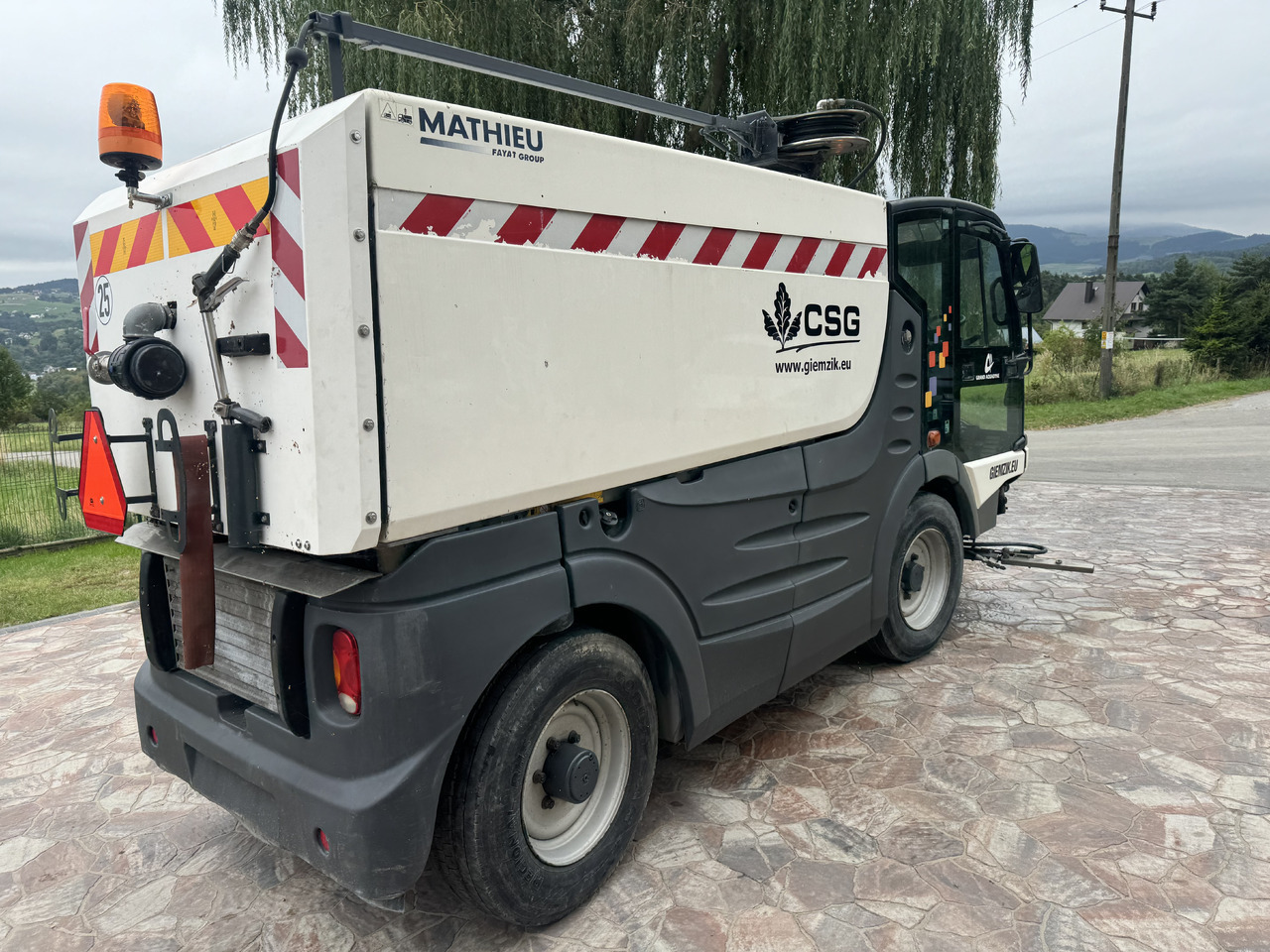 MATHIEU Grand Aquadyne 4000 water truck sprayer HP washer - Kehrmaschine: das Bild 2 MATHIEU Grand Aquadyne 4000 water truck sprayer HP washer - Kehrmaschine: das Bild 2