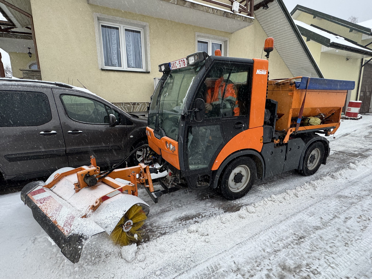 MULTICAR Hako Tremo 4x4 wywrotka Polewaczka zamiatarka pług posypywarka snow schnee - Schneeräumfahrzeug: das Bild 1 MULTICAR Hako Tremo 4x4 wywrotka Polewaczka zamiatarka pług posypywarka snow schnee - Schneeräumfahrzeug: das Bild 1