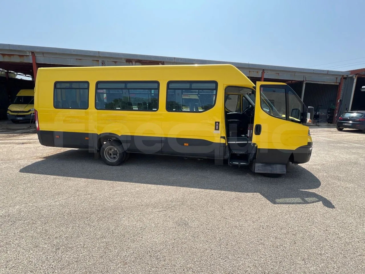 Schulbus Iveco Daily: das Bild 12