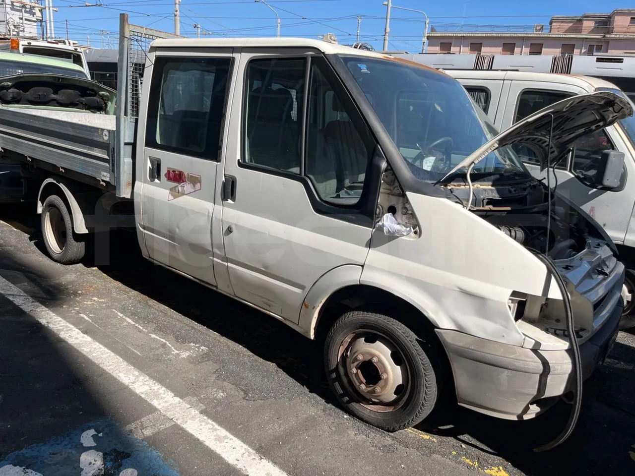N. 4 Ford Transit - Kleinbus, Personentransporter: das Bild 1 N. 4 Ford Transit - Kleinbus, Personentransporter: das Bild 1
