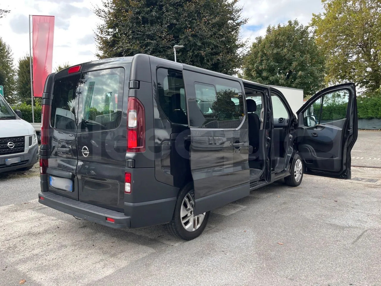 Kleinbus, Personentransporter Opel Vivaro - B: das Bild 10