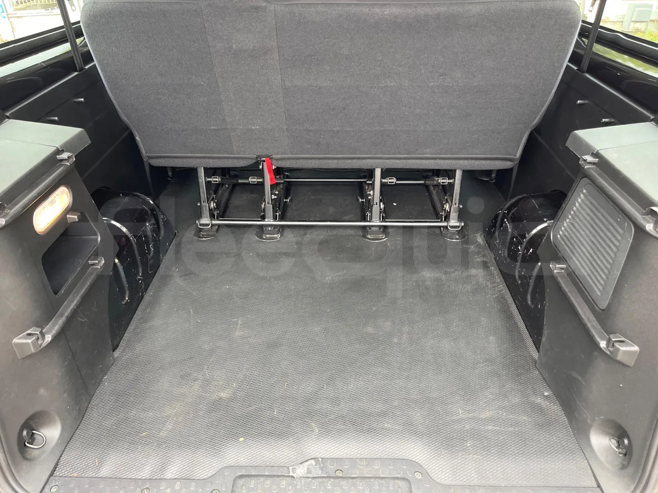 Kleinbus, Personentransporter Opel Vivaro - B: das Bild 8