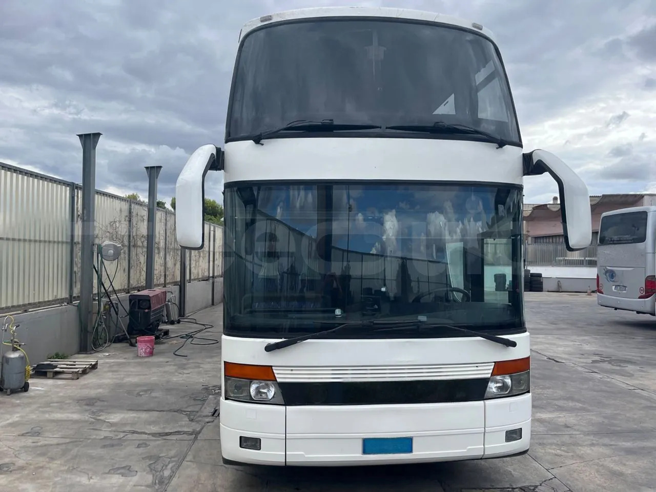 Setra S328 - Reisebus: das Bild 2 Setra S328 - Reisebus: das Bild 2