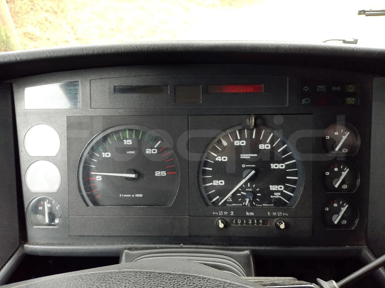 Setra S328 - Reisebus: das Bild 3 Setra S328 - Reisebus: das Bild 3
