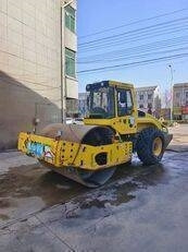 Bomag BW 220D-40 - Straßenwalze: das Bild 3 Bomag BW 220D-40 - Straßenwalze: das Bild 3