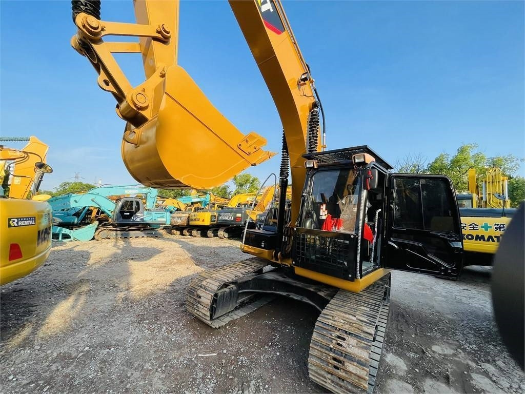 CAT 320D2L - Kettenbagger: das Bild 2 CAT 320D2L - Kettenbagger: das Bild 2