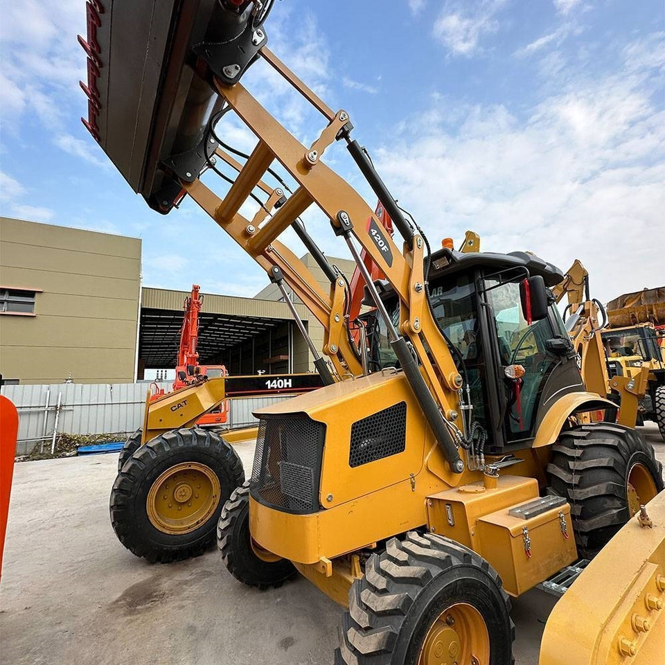 CAT 420 F - Baggerlader: das Bild 1 CAT 420 F - Baggerlader: das Bild 1