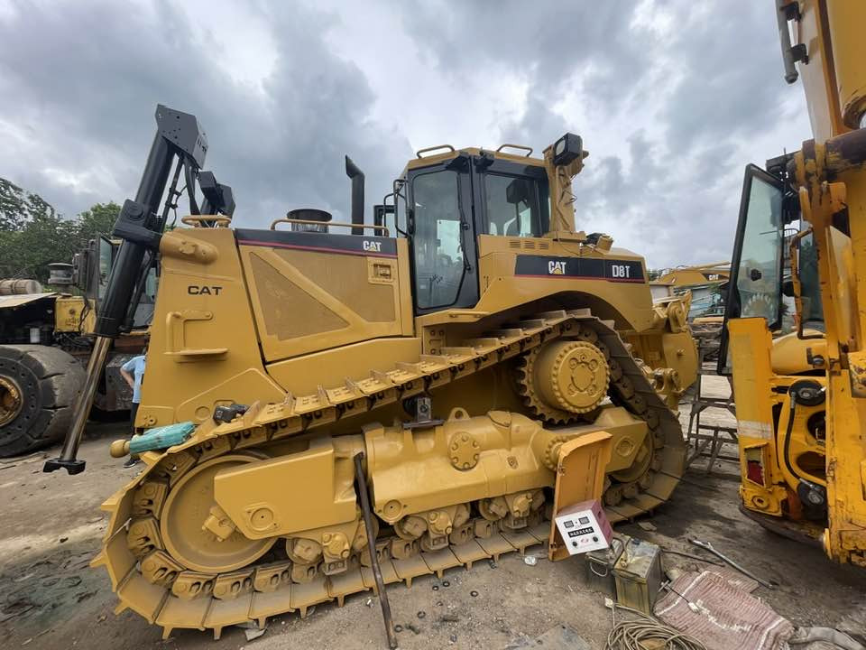 Caterpillar D8T - Bulldozer: das Bild 1 Caterpillar D8T - Bulldozer: das Bild 1