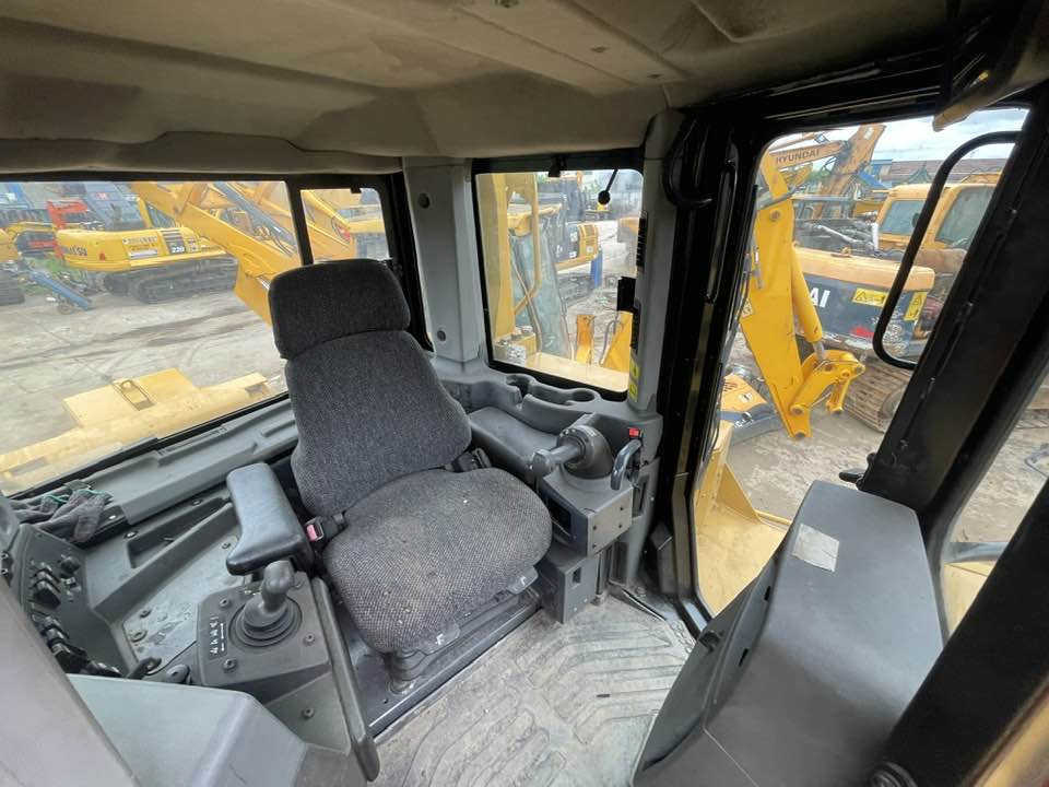 Caterpillar D8T - Bulldozer: das Bild 3 Caterpillar D8T - Bulldozer: das Bild 3