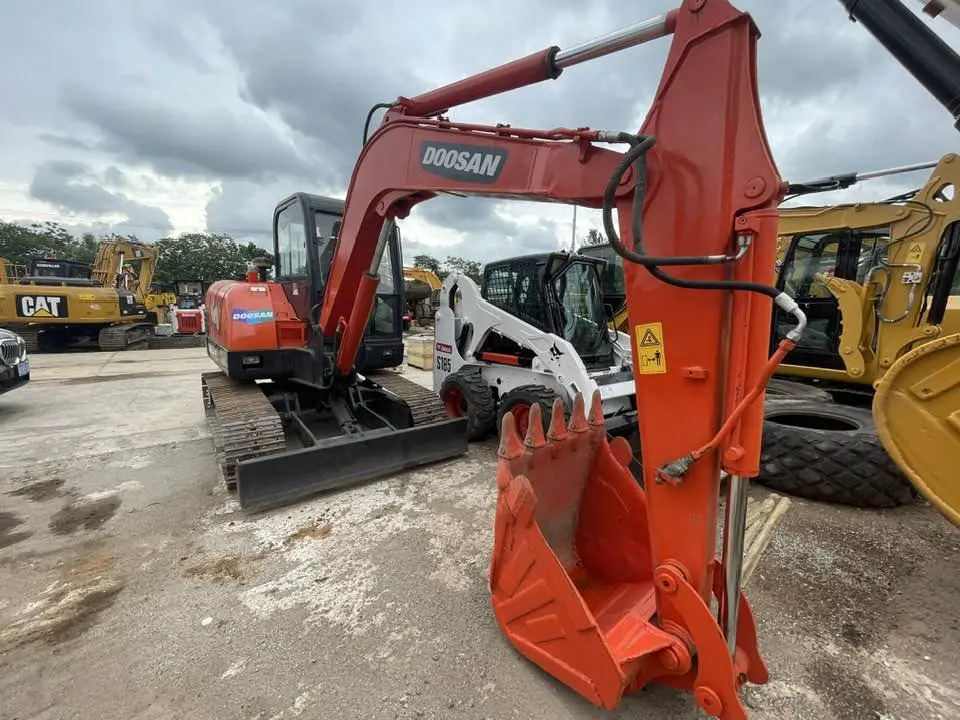 Doosan DH60-7 - Minibagger: das Bild 2 Doosan DH60-7 - Minibagger: das Bild 2