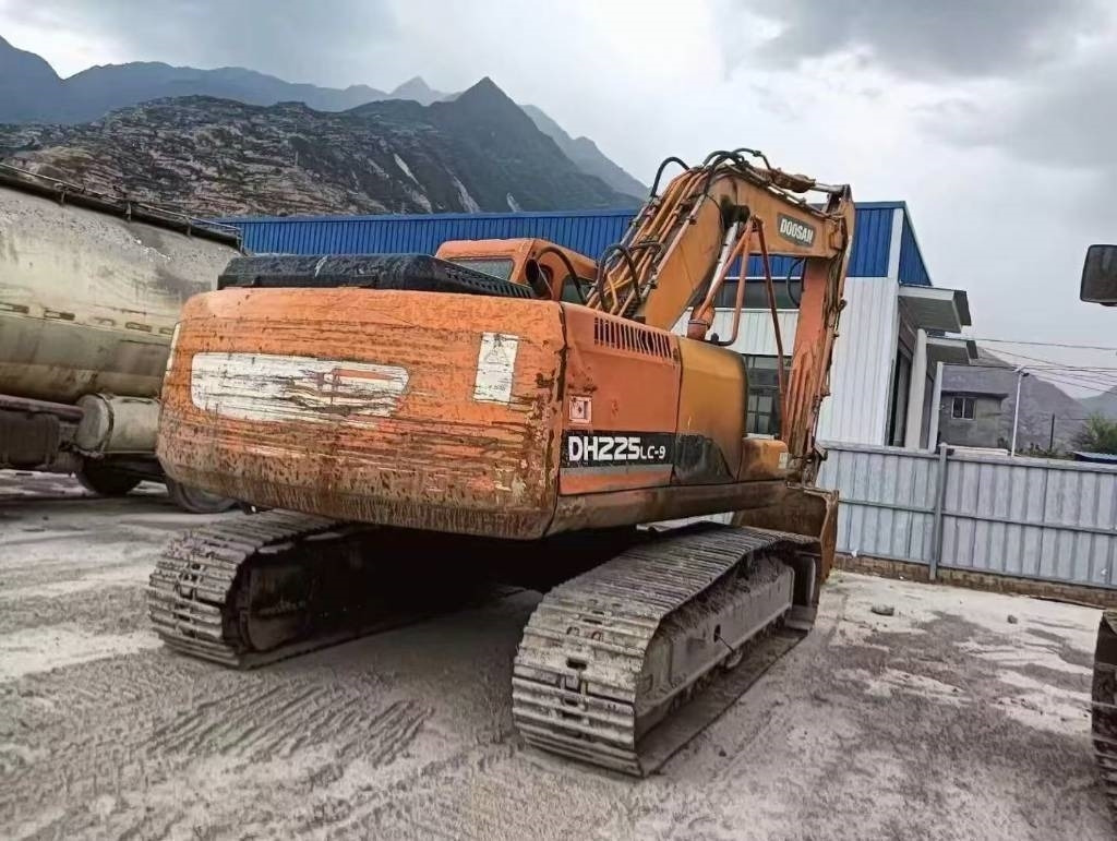 Doosan DX 225 DH225LC-9 - Kettenbagger: das Bild 4 Doosan DX 225 DH225LC-9 - Kettenbagger: das Bild 4