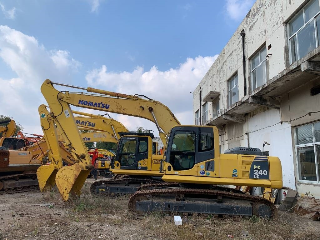 Komatsu PC 240 - Kettenbagger: das Bild 2 Komatsu PC 240 - Kettenbagger: das Bild 2