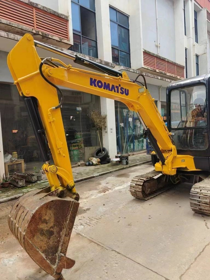 Komatsu PC 35MR-8 - Minibagger: das Bild 4 Komatsu PC 35MR-8 - Minibagger: das Bild 4